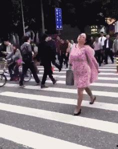 霸气搞笑的走路姿势,我的独特行走江湖记